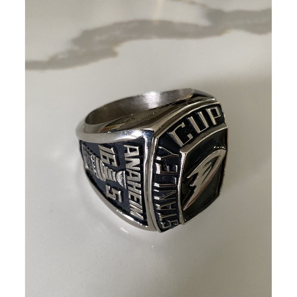 COPY - 2007 Stanley Cup Champs Anaheim Ducks Oversized Ring - Picture 5 of 7